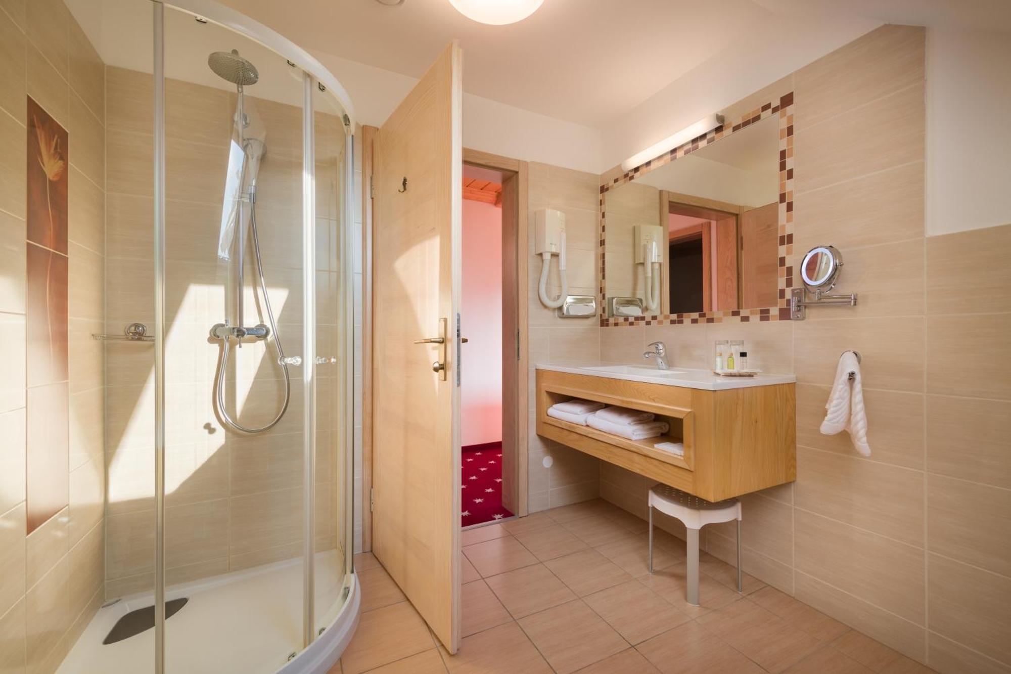 Hotel Planinka Ljubno Buitenkant foto